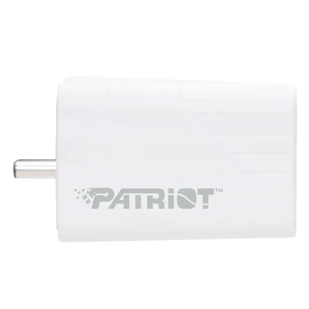 PI512GCUW30C_Patriot-iLuxe-Cube-512GB-Type-C-Smart-Backup-Solution-White_wr_02.webp